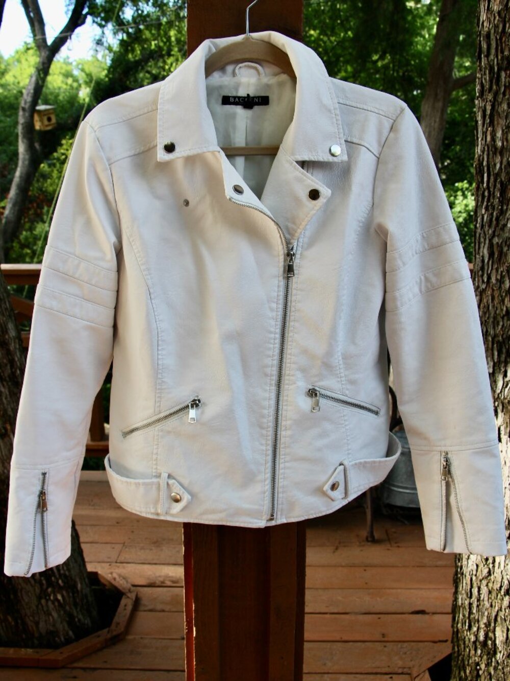 White faux leather ladies Moto jacket by Baccini size M